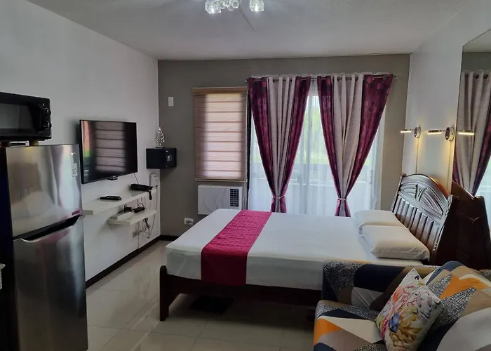 Cozy Guest In With Private Entrance And Shared Pool Cebu